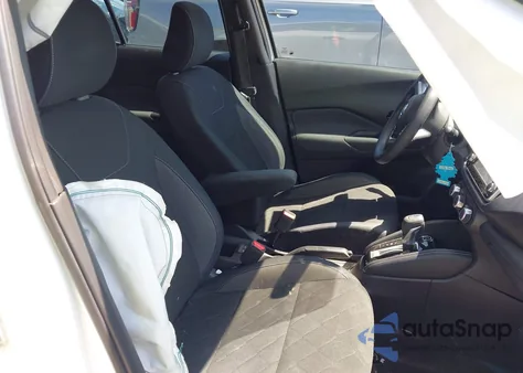 2018 Nissan Kicks S из США, поврежденный, VIN 3N1CP5CU1JL540873